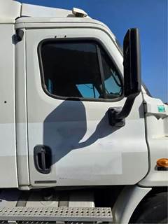 Freightliner Cascadia 113 Right Front Door Assembly