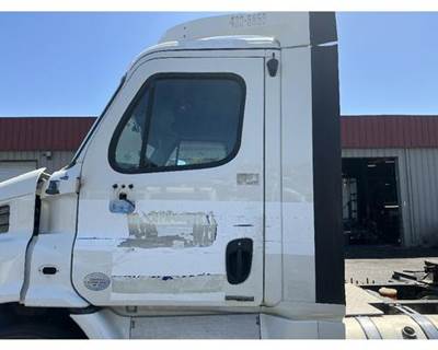 Freightliner Cascadia 113 Front Door Assembly for a Freightliner CASCADIA