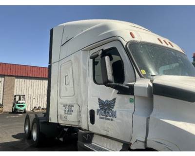 Freightliner Cascadia 116 Front Door Assembly for a Freightliner CASCADIA