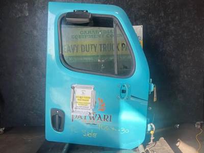 Freightliner Cascadia 125 Right Front Door Assembly