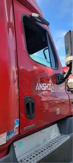 Freightliner Cascadia 125 Right Front Door Assembly