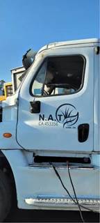 Freightliner Cascadia 125 Left Front Door Assembly