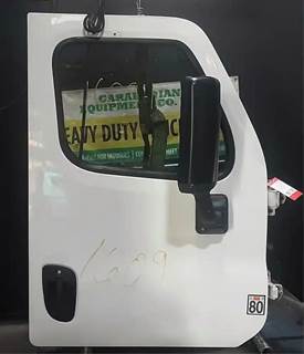 Freightliner Cascadia 125 Right Front Door Assembly