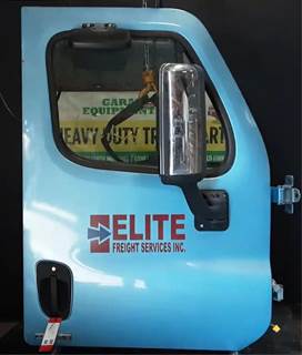 Freightliner Cascadia 125 Right Front Door Assembly