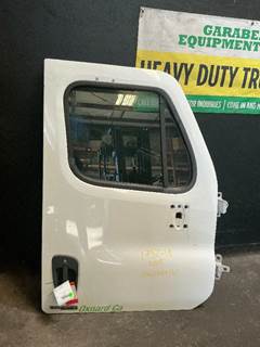 Freightliner Cascadia 125 Right Front Door Assembly