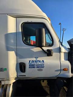Freightliner Cascadia 125 Right Front Door Assembly