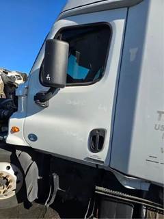 Freightliner Cascadia 125 Left Front Door Assembly
