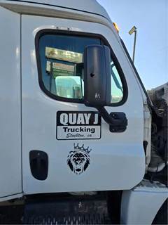 Freightliner Cascadia 125 Right Front Door Assembly