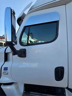 Freightliner Cascadia 125 Left Front Door Assembly
