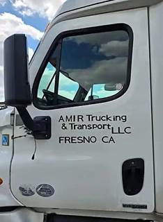 Freightliner Cascadia 125 Left Front Door Assembly