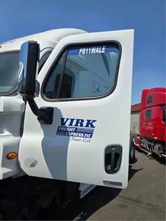 Freightliner Cascadia 125 Left Front Door Assembly