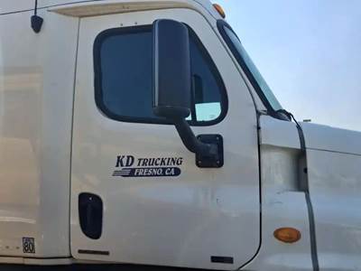 Freightliner Cascadia 125 Right Front Door Assembly