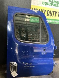 Freightliner Cascadia 125 Right Front Door Assembly