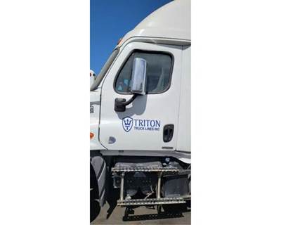 Freightliner Cascadia 125 Left Front Door Assembly