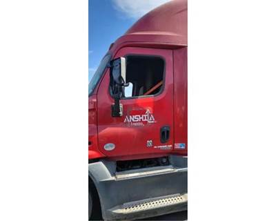 Freightliner Cascadia 125 Left Front Door Assembly