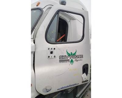 Freightliner Cascadia 125 Front Door Assembly