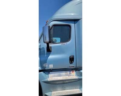 Freightliner Cascadia 125 Left Front Door Assembly