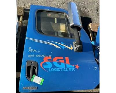 Freightliner Cascadia 125 Right Front Door Assembly