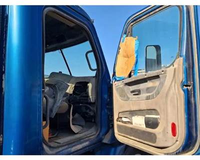 Freightliner Cascadia 125 Right Front Door Assembly