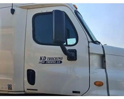 Freightliner Cascadia 125 Right Front Door Assembly