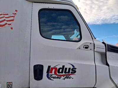 Freightliner Cascadia 126 Front Door Assembly