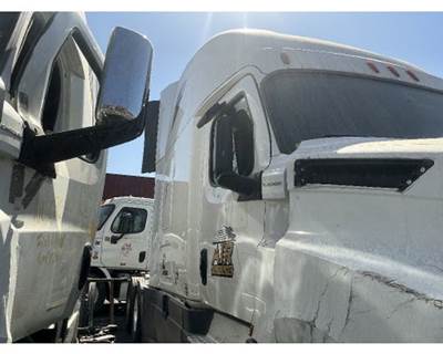 Freightliner Cascadia 126 Front Door Assembly