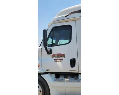 Freightliner Cascadia 132 Left Front Door Assembly