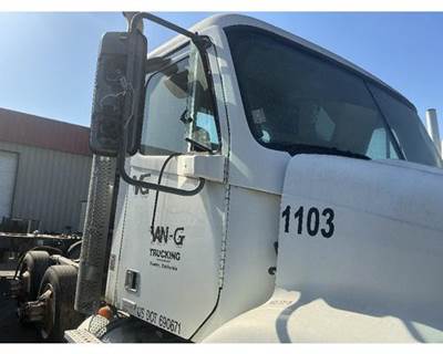 Freightliner Columbia 112 Front Door Assembly for a Freightliner COLUMBIA