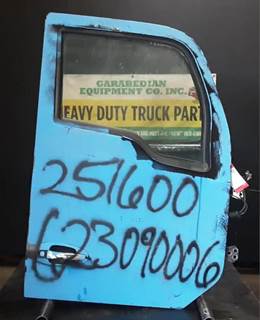 Kenworth T680 Right Front Door Assembly