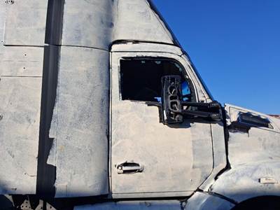Kenworth T680 Front Door Assembly
