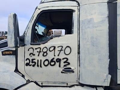Kenworth T680 Front Door Assembly