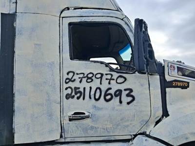 Kenworth T680 Front Door Assembly