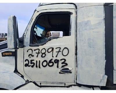 Kenworth T680 Front Door Assembly