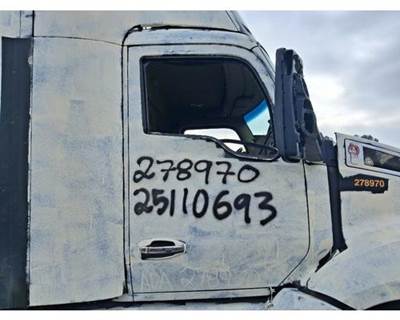 Kenworth T680 Front Door Assembly