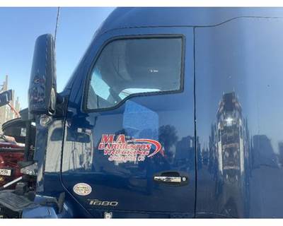 Kenworth T680 Front Door Assembly