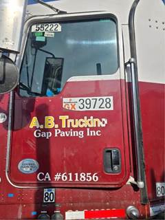 Kenworth T800 Left Front Door Assembly