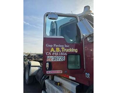 Kenworth T800 Right Front Door Assembly