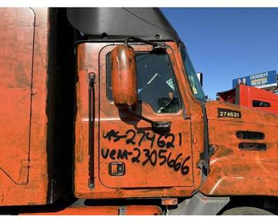Mack CXU633T Right Front Door Assembly