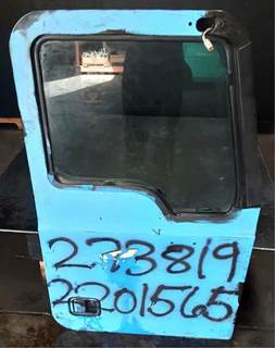 Mack Pinnacle CXU612 Right Front Door Assembly for a Mack CXU612