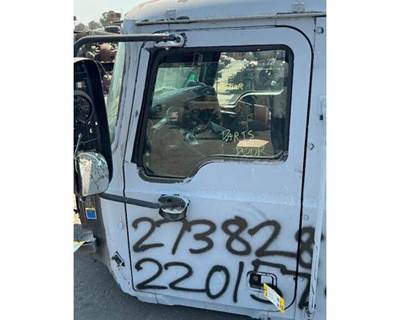 Mack Pinnacle CXU612 Left Front Door Assembly for a Mack CXU612