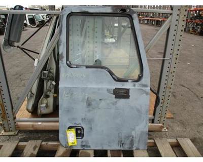 Mack Pinnacle CXU612 Right Front Door Assembly for a Mack CXU612