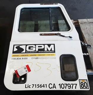 Mack Vision CX613 Right Front Door Assembly for a Mack CX613 Vision