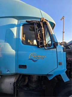 Volvo VNL Right Front Door Assembly