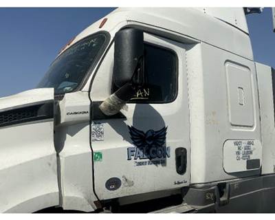 Freightliner Cascadia 116 Door Mirror for a Freightliner CASCADIA