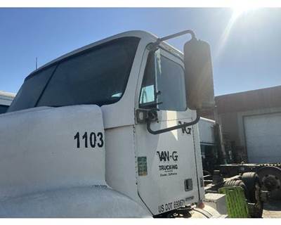 Freightliner Columbia 112 Door Mirror for a Freightliner COLUMBIA