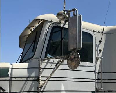 Freightliner FLC Door Mirror