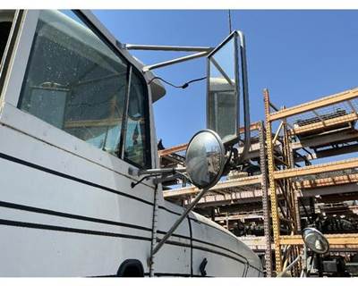 Freightliner FLC Door Mirror