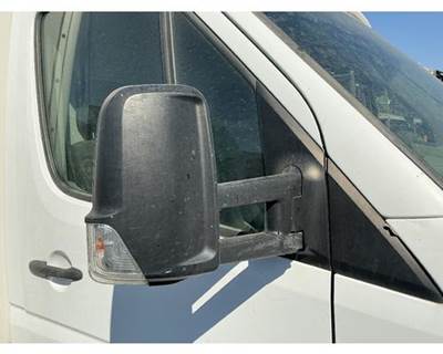 Freightliner Sprinter Right Door Mirror for a Freightliner SPRINTER 3500