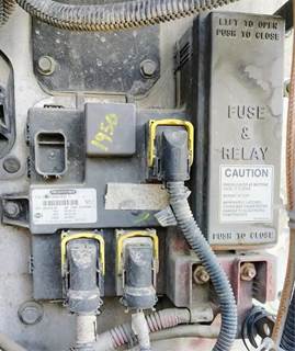 Freightliner Cascadia 125 Engine Control Module (ECM)