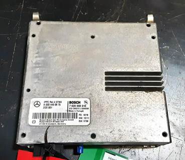 Freightliner Cascadia 126 Engine Control Module (ECM)